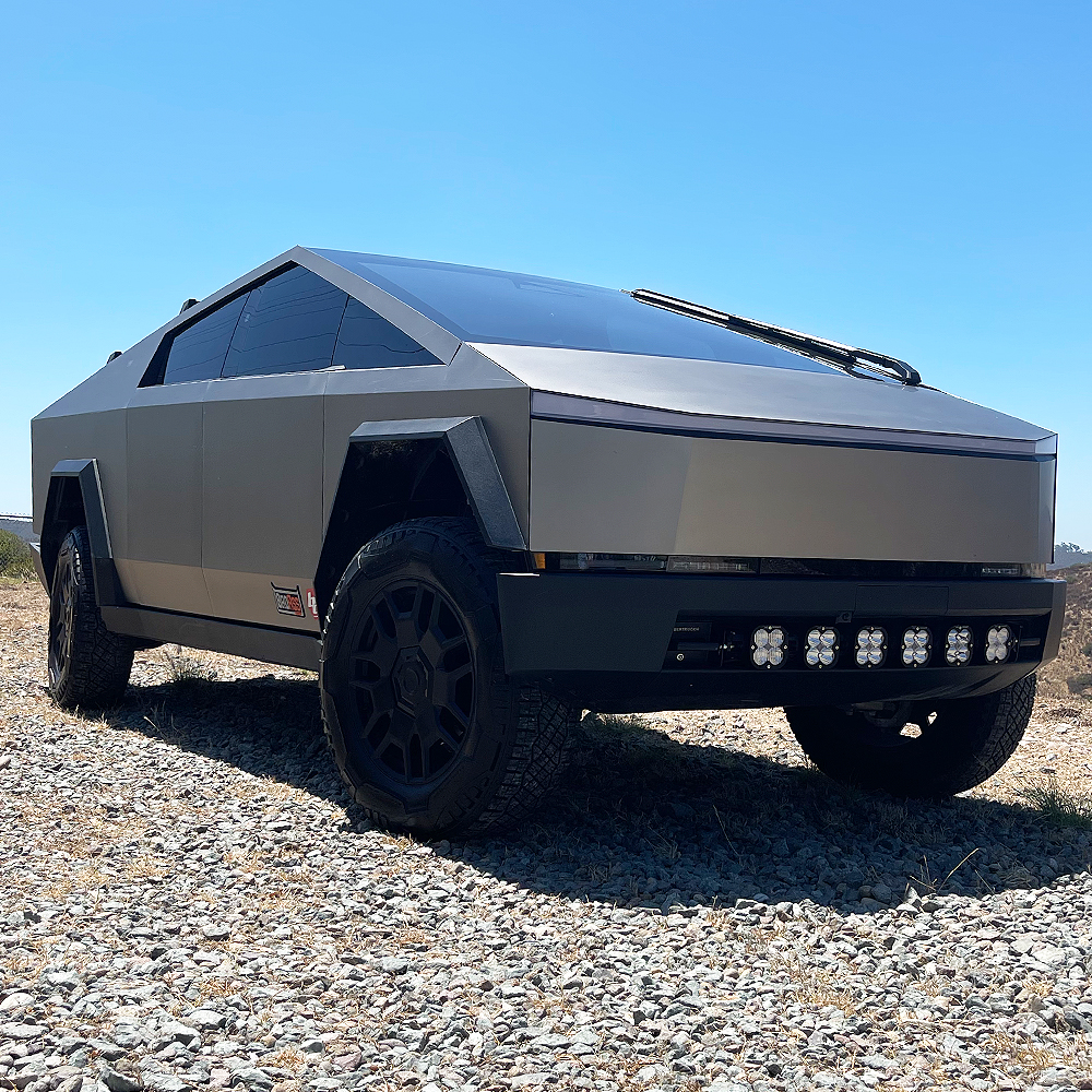 TESLA Cybertruck 24+ 38